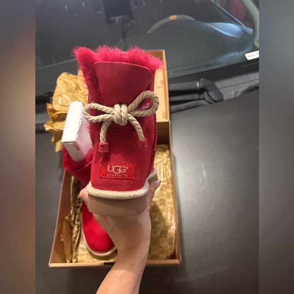 UGG Selene (red) size 7 with box - Picture 3 of 12